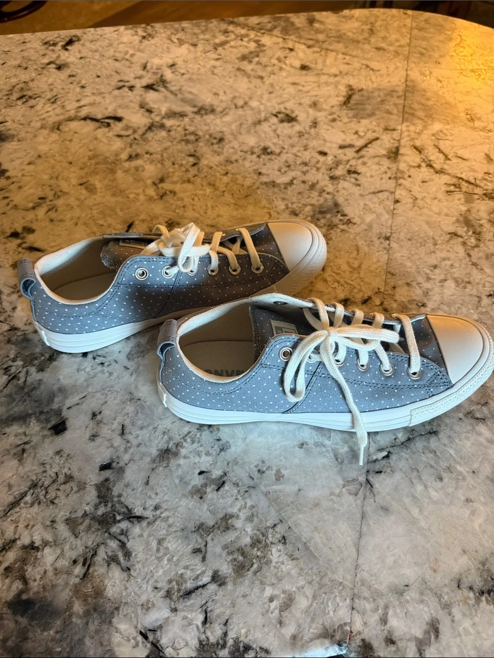 Converse Women’s Low Top Sneakers in Blue with White Polka Dots - Picture 4 of 5